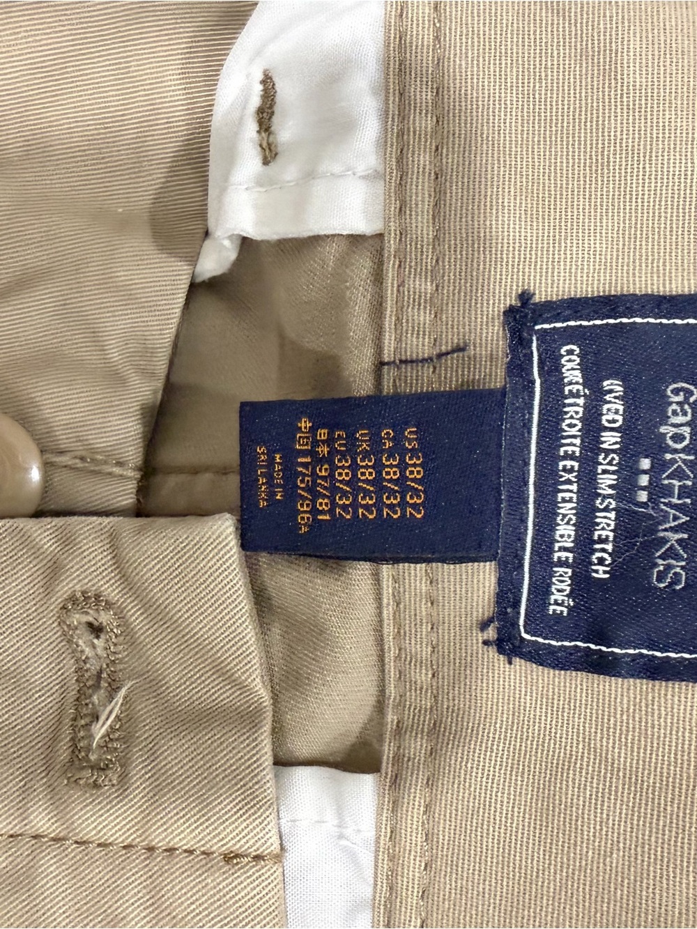 GAP Men's Chino Pants in Light Khaki